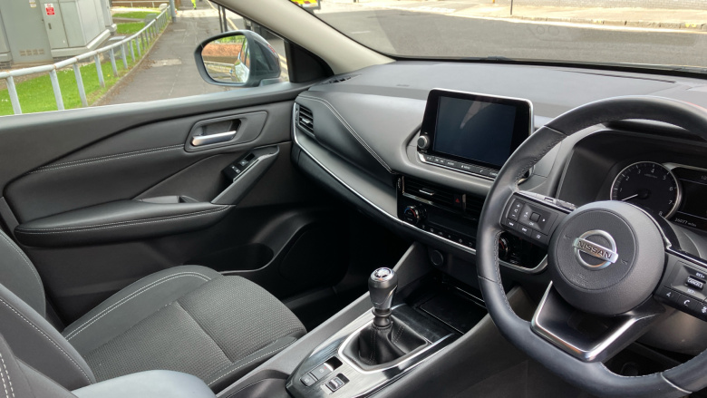 Nissan Qashqai 1.3 DiG-T MH Acenta Premium 5dr Petrol Hatchback